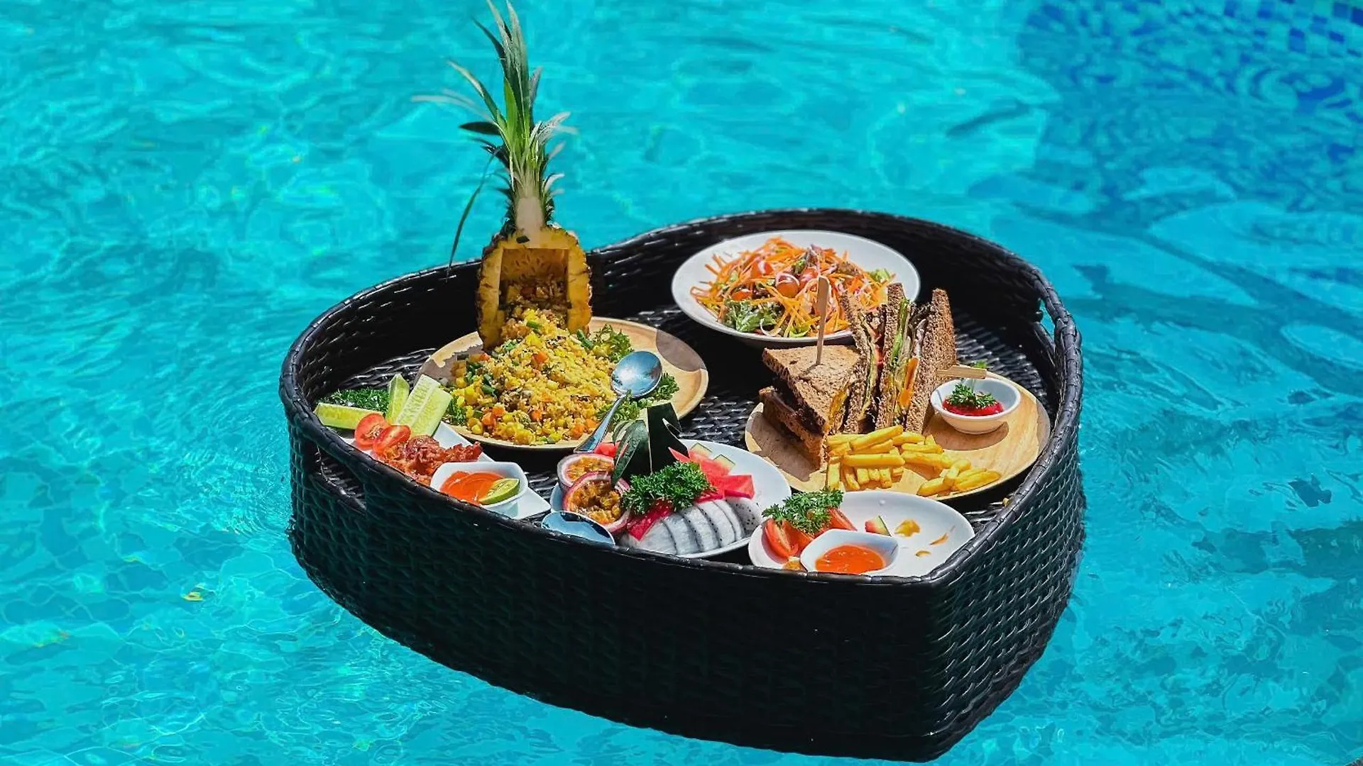 ****  The Sail Hotel - My Khe Beach Da Nang Vietnam